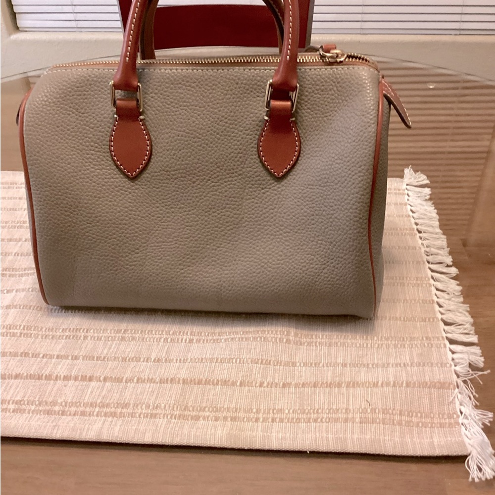 Dooney& Bourke